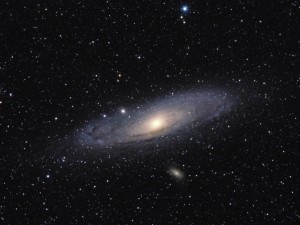Androméda-galaxis (több órás felvétel, szabad szemmel csak egy foltocska)