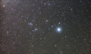 A Lant csillagkép (10 percnyi fény, stack, görbézve, változat)